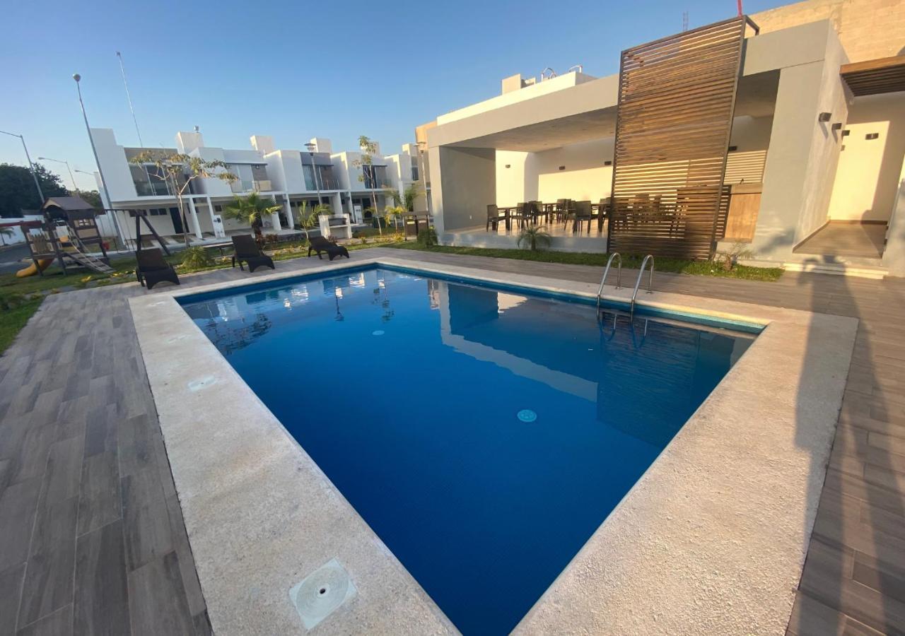 Casa Familiar En Condominio Privado Cerca De Playa Cancun Exterior photo